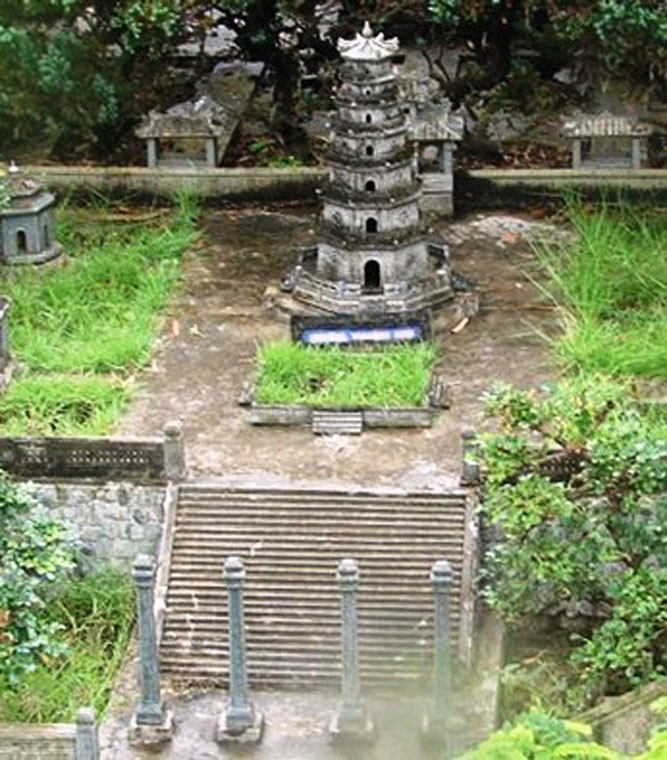 Di tích chùa Thiên Mụ.