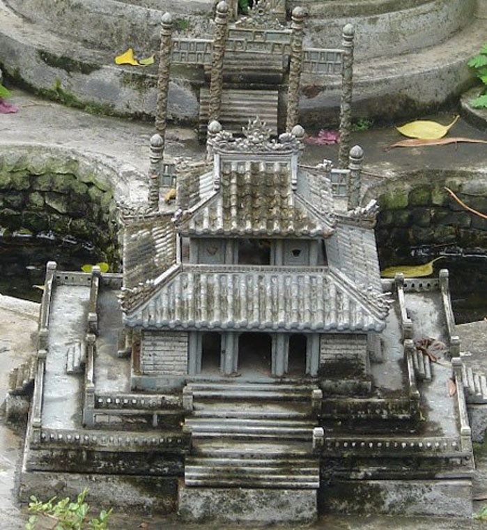 Lăng Minh Mạng.
