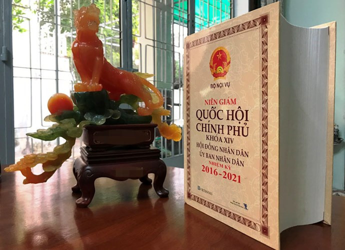 Sách Niên giám dày 1.800 trang, đã được xuất bản và phát hành rộng rãi trên toàn quốc.