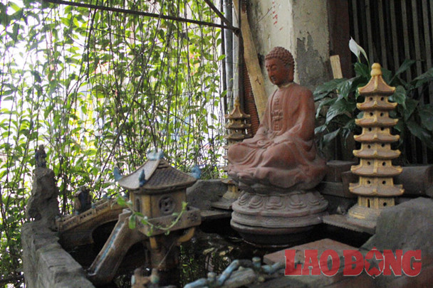 Không gian bên trong được ông Đoàn trang trí những đồ vật rất đẹp và ý nghĩa. Ảnh: Đại Lộ.