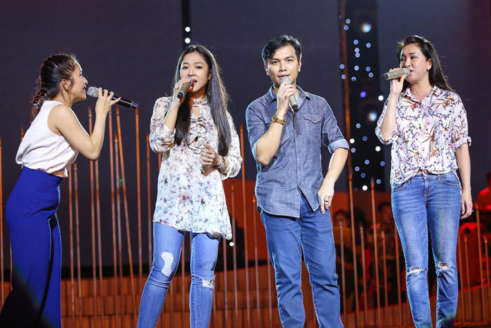 Tới buổi tổng duyệt liveshow Mạnh Quỳnh, ngoài các khách mời là ca sĩ như: danh ca Thái Châu Phi Nhung, Hương Thủy, Hà Thanh Xuân còn có sự xuất hiện của danh hài Chí Tài, Trường Giang, Lâm Vỹ Dạ…