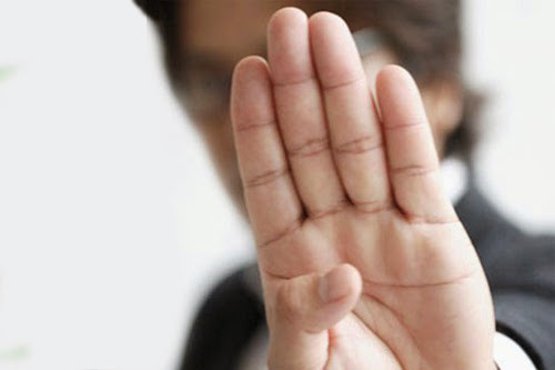 Trong khi đó, giữa 5 ngón tay mà có kẽ hở nhỏ là tướng của người dễ bị mất trắng tài sản do thất bại trong việc đầu tư kinh doanh.