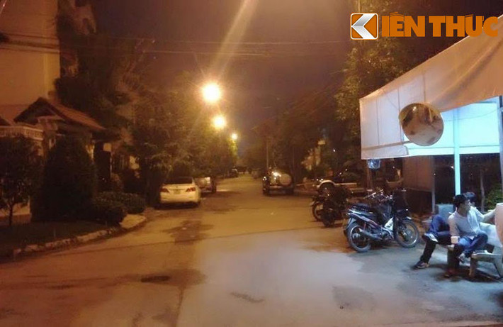 Theo tìm hiểu của PV Kiến Thức, trong thời gian bị đình chỉ công tác (từ ngày 20/8/2015) cho đến trước khi bị bắt, ông Bình thường có mặt tại nhà riêng của mình ở khu biệt thự sang trọng nằm cuối đường số 30, phường Bình An, quận 2, TP HCM. Muốn vào khu biệt thư cao cấp này phải đi qua cổng có lực lượng bảo vệ trực gác 24/24h.
