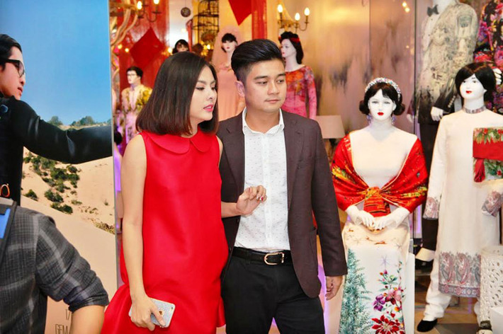 Vân Trang là diễn viên quen thuộc trên màn ảnh nhỏ khi tham gia rất nhiều phim truyền hình nhiều tập như: Sự thật vô hình, Tình yêu trong sáng, Tình như tia nắng…Cô cũng được xem là một trong những "nàng thơ" của đạo diễn nổi tiếng Victor Vũ khi từng đóng vai trong các phim điện ảnh của anh như: Cô dâu đại chiến, Scandal (vai chính)…
