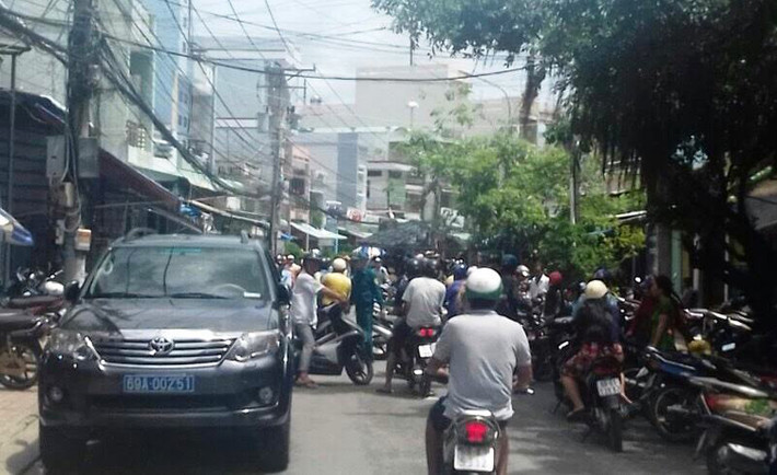 Công an tỉnh Cà Mau phối hợp cùng cơ quan điều tra Bộ Công an tiến hành khám nghiệm, thu thập dấu vết từ vụ cháy để điều tra làm rõ nguyên nhân.