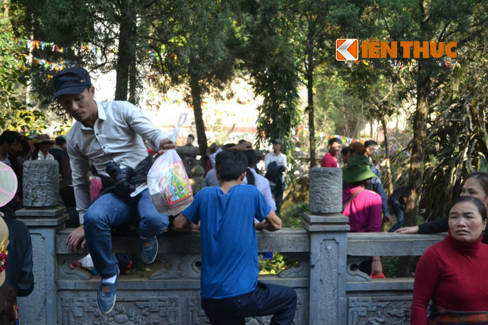 ...và ngột ngạt tại đây.