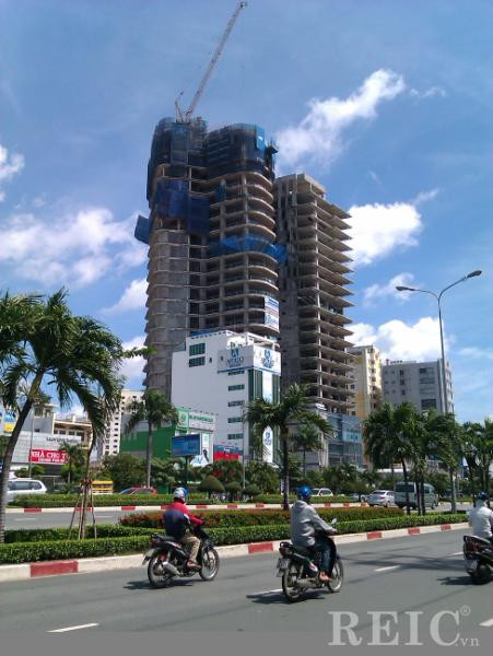 Dự án cao ốc V-Ikon được xây dựng trên khu đất có tổng diện tích 1.106 m2, do Công ty TNHH Việt Thuận Thành làm chủ đầu tư. Ảnh: Reic.vn.