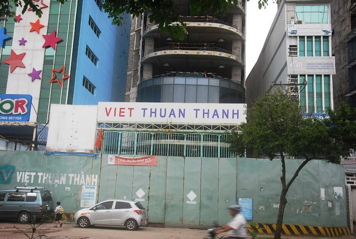 Theo thiết kế, tòa cao ốc có được thiết kế độc đáo với hình chữ V cao 125,8 m, tượng trưng cho Việt Thuận Thành. Ảnh: Reatimes.vn