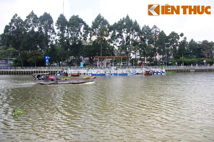 Theo đó, lộ trình tuyến du lịch dài khoảng 4,5 km đi qua các địa bàn quận 1, quận 3, quận Bình Thạnh và quận Phú Nhuận.