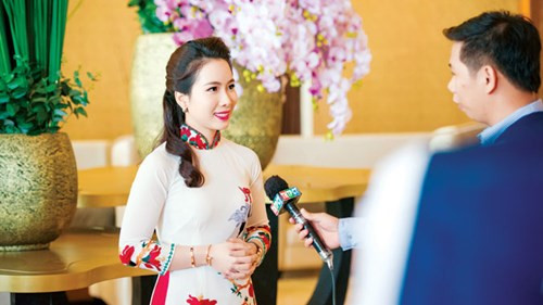 Hiện tại, Mường Thanh đang sở hữu số lượng khách sạn lớn với khoảng 6000 phòng từ 50 khách sạn và dự án khách sạn đã và đang triển khai trên khắp cả nước. Nhìn vào con số này có thể thấy, khối tài sản kếch xù của gia đình đại gia Lê Thanh Thản nói chung và cá nhân Lê Thị Hoàng Yến nói riêng. Ảnh: netdepthethao.blogspot.com.