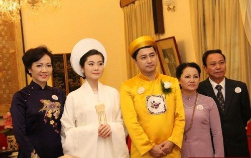 Với ngoại hình đẹp với ánh mắt thông minh cương nghị, Trần Thị Quỳnh Ngọc được kỳ vọng là thế hệ kế cận của Nam Cường để phát triển và củng cố sản nghiệp do cha mẹ mình dày công gây dựng. Ảnh: ĐSPL.