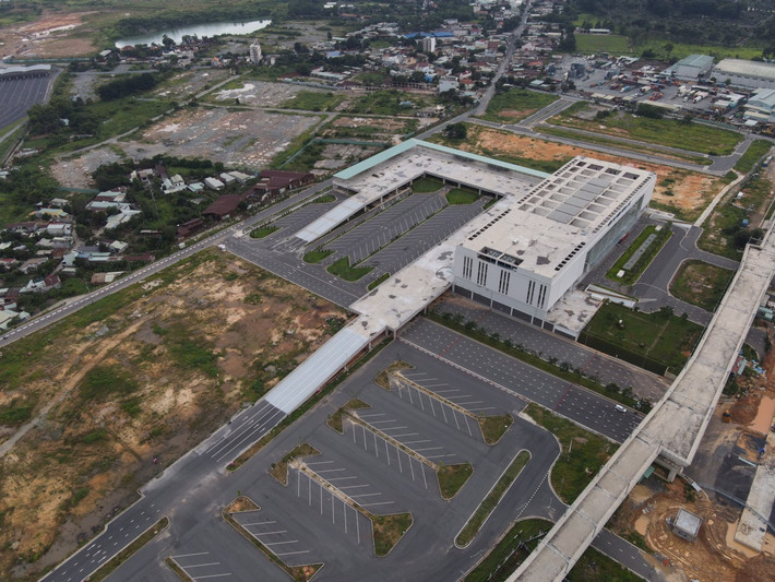Do đó, Samco vẫn chưa đầy đủ pháp lý để chủ động trong công tác tổ chức khai thác bến xe, cung cấp dịch vụ tiện ích và hoàn thiện các cơ sở vật chất bên trong khuôn viên nhà ga.