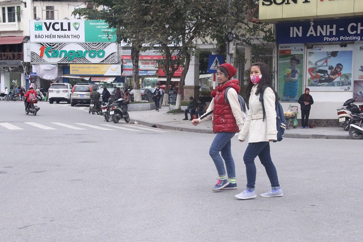 ...mà tiện đứng ở đâu sẽ đi ở đó.