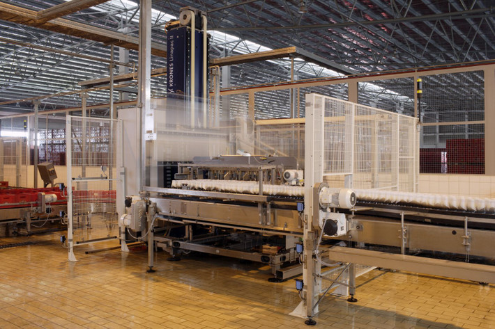 3. Dự án đầu tư thiết bị sản xuất bia cao cấp tại nhà máy bia Sài Gòn – Củ Chi Nhà máy Bia Sài Gòn - Củ Chi được xây dựng trên diện tích 50 ha, được thiết kế và xây dựng bởi những nhà thầu có uy tín hàng đầu thế giới. Các thiết bị đồng bộ mới 100% được nhập từ EU với trình độ thiết bị công nghệ hiện đại và điều khiển hoàn toàn tự động, trong đó hệ thống xử lý nước thải bảo đảm xử lý nước thải ra khỏi nhà máy đạt tiêu chuẩn loại A , khâu xử lý khói đạt yêu cầu và âm thanh đạt tiêu chuẩn châu Âu.