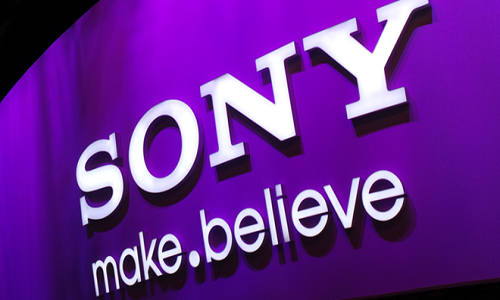 Sony. Trong thập niên 90, TV Sony cùng với những chiếc máy nghe đĩa Discman, máy nghe băng Walkman và cả máy chơi game PlayStation từng là sản phẩm điện tử đáng mơ ước. Tuy nhiên, chiến lược tập trung quá hẹp vào các công nghệ tự phát triển và sự trì trệ trong quá trình thích ứng với thay đổi vũ bão của công nghệ khiến Sony phải trả giá. Dù họ đã thành lập hẳn một bộ phận về sáng tạo mảng kinh doanh mới, nhưng không ai dám chắc rằng liệu Sony có thể khôi phục sau 2 thập niên thất bại hay không.