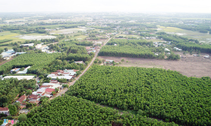 Tại các xã Lộc An, Long An (Long Thánh) nhiều dự án phân lô bán nền được san lấp mặt bằng, xây dựng hạ tầng rất sớm.