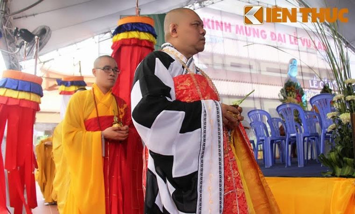 Nơi đây đã tổ chức long trọng lễ cầu siêu tưởng niệm người đã khuất nhân mùa đại lễ Vu lan.