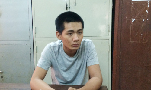 7. Dùng dao đoạt mạng 2 người vì bênh người yêu mới Khoảng 20h20 ngày 14/5, tại quán cà phê nằm trên đường Xô Viết Nghệ Tĩnh, (P.21, Q.Bình Thạnh, ngã tư Hàng Xanh), Vũ Đức Tài (18 tuổi) cầm dao đâm Nguyễn Bình An (17 tuổi, ngụ quận 12) và Phạm Thế Minh (19 tuổi, ngụ quận Bình Thạnh nhóm bạn của Th – người yêu cũ của Tài) do mâu thuẫn trước đó giữa Th và bạn gái mới của mình. Sau hơn 1 giờ gây án, sát thủ giết 2 người giữa Sài Gòn đã bị bắt.