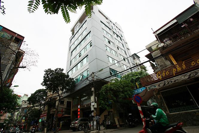 Tương tự, toà nhà tại 88 Tô Vĩnh Diện cũng nằm trong danh sách này. Ảnh: TPO.