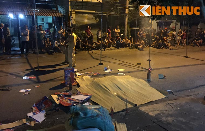 Đến rạng sáng nay 22/11, hiện trường vụ TNGT nghiêm trọng xảy ra trên đường Lê Thị Hoa, phường Bình Chiểu, quận Thủ Đức, TP HCM mới được nhà chức trách giải quyết xong...