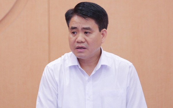 3. Tạm đình chỉ công tác Chủ tịch Hà Nội Nguyễn Đức Chung: Thủ tướng Chính phủ Nguyễn Xuân Phúc vừa ký Quyết định 1223/QĐ-TTg ngày 11/8/2020 tạm đình chỉ công tác đối với ông Nguyễn Đức Chung, Chủ tịch UBND thành phố Hà Nội. Thời hạn tạm đình chỉ công tác là 90 ngày, kể từ ngày ra quyết định tạm đình chỉ công tác.