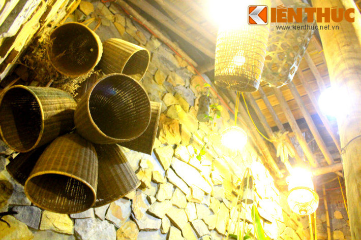 Những vật dụng ở đây đều mang sự độc, lạ, mới mẻ mà chẳng thể kiếm được nơi thứ 2.
