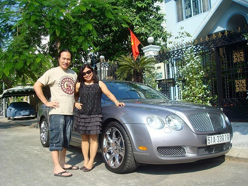 Ngoài ra, có thông tin cho rằng đại gia Lợi sở hữu tổng cộng 4 căn nhà ở cả Tuyên Quang, Hà Nội và Sài Gòn, với trị giá gần 100 tỷ đồng. Tuy nhiên, theo tin trên báo Petrotimes thì những thông tin về khối tài sản của đại gia này có nhiều bí ẩn, và chủ yếu xuất hiện trên... ảnh. Ảnh: Internet.