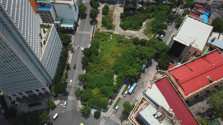 Theo báo chí, tháng 2/2015, Sabeco hợp tác với một số doanh nghiệp khác, lập ra Công ty Cổ phần Đầu tư Sabeco Pearl với vốn điều lệ khoảng 567 tỷ đồng gồm các cổ đông Sabeco, Công ty CP Attland, Công ty CP đầu tư thương mại và dịch vụ Hà An và Công ty CP đầu tư Mê Linh. Trong đó, Sabeco nắm giữ 26% vốn điều lệ.
