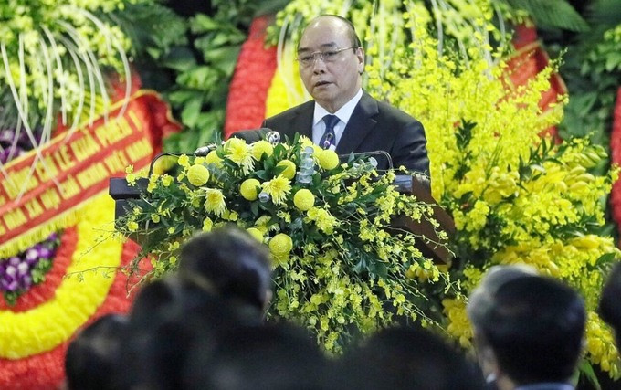 Thủ tướng Nguyễn Xuân Phúc, thay mặt Ban Tổ chức Lễ Quốc tang đọc lời điếu.