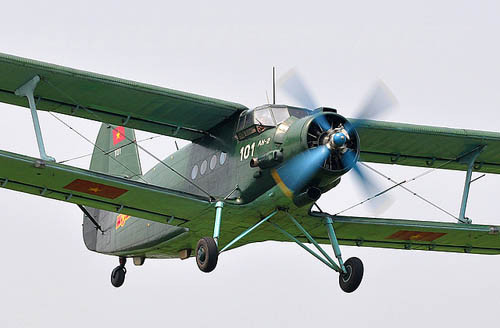 Người ta nhận định rằng chiếc An-2 vẫn còn được Triều Tiên sử dụng vì nó có đặc tính bay thấp đến nỗi radar không phát hiện được cho nên có thể dùng nó để thả các đội biệt kích qua biên giới. Trong hình là một chiếc An-2 của Việt Nam.