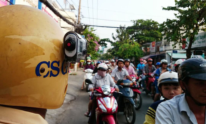 Lãnh đạo Phòng CSGT (PC67), Công an TP HCM cho biết: "Bước đầu thử nghiệm camera trên mũ CSGT ở quận 7 đã đạt kết quả khả quan. Hiện, PC67 đã đề xuất UBND TP HCM trang bị 200 camera tương tự cho lực lượng CSGT của phòng. Được biết, Ban ATGT TP HCM đã đề xuất Quỹ Bloomberg Philanthropies trang bị 200 camera gắn trên mũ bảo hiểm CSGT nhằm tăng cường khả năng giám sát, xử lý các vi phạm về giao thông người đi đường.