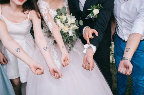 Theo đó, để chuẩn bị cho đám cưới của mình, Hồng Quân - Thu Quý đã mất nửa năm để tổ chức đám cưới “trong mơ” với sự tham dự của 300 khách mời.