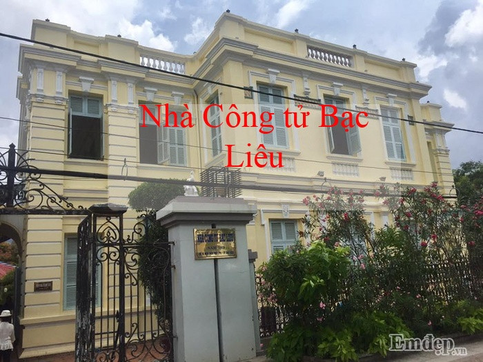 Nhà “Công tử Bạc Liêu” tọa lạc tại số 13 Điện Biên Phủ, phường 3, TP. Bạc Liêu. Ngôi nhà này được xây dựng năm 1919 khi công tử Bạc Liêu - Trần Trinh Huy mới 19 tuổi, đây là căn nhà to đẹp nhất Nam Kỳ lục tỉnh. Giờ đây, trở thành điểm đến hấp dẫn đông đảo du khách bởi vẻ đẹp quí phái và trang trọng.
