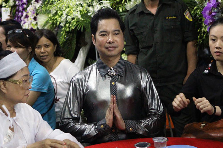 Nam danh ca Ngọc Sơn bày tỏ sự kính trọng, niềm tiếc thương vô hạn trước sự ra đi của "thống soái" cải lương tuồng cổ Việt Nam.