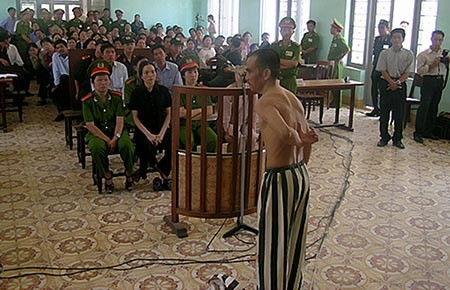 Ngày 5/5/2015, 4 luật sư nhận bào chữa cho phạm nhân Huỳnh Văn Nén đã cùng nhau ký đơn kiến nghị khẩn cấp gửi Cơ quan CSĐT Công an tỉnh (PC46) và VKSND tỉnh Bình Thuận, đề nghị đình chỉ vụ án, trả tự do cho phạm nhân này.