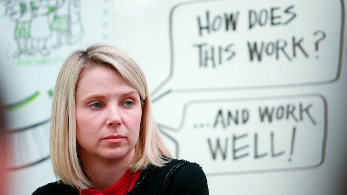 Marissa Mayer - CEO của Yahoo nghiện công việc tới mức quên ngủ. Đôi khi bà thường làm việc liên tục 130 giờ/tuần. Sau đó, bà ngủ bù trong những kỳ nghỉ dài hàng tuần, khoảng 4 tháng/lần.