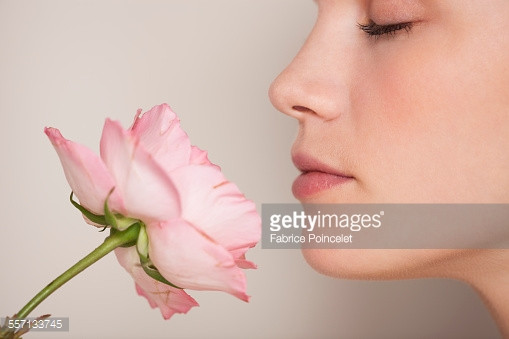 Mũi có nhiều lằn ngang, dọc là tướng phụ nữ phát tài. Ảnh: Gettyimage.