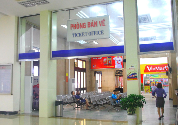 Sau khi hòa bình lập lại, ga được sửa sang, xây dựng lại trên nền phong cách kiến trúc Pháp có sự hài hòa giữa phong cách hiện đại và cổ điển.