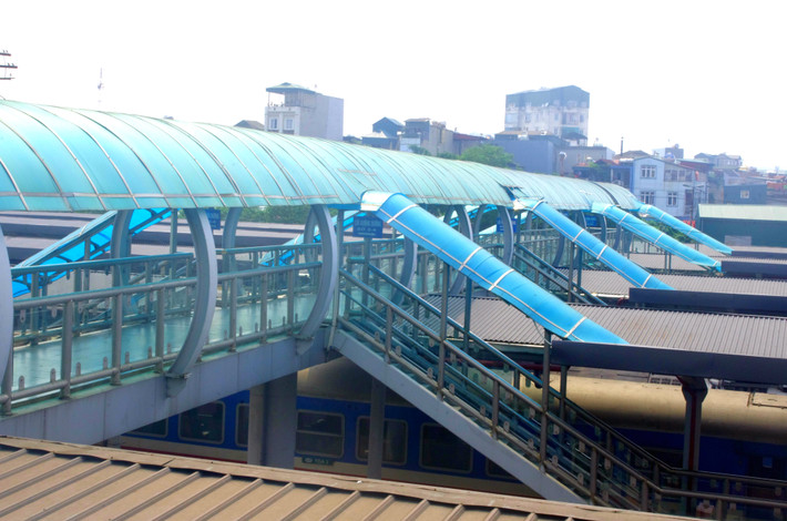Ga Hà Nội ngày nay đã có những thay đổi cả về diện tích và các nhánh và hiện là ga đường sắt lớn nhất tại Việt Nam.