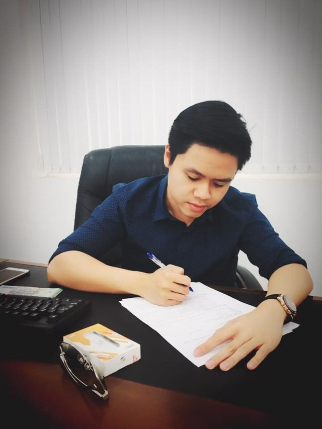 3. Đại thiếu gia Phan Thành Đại thiếu gia Phan Thành sinh ngày 7/4/1989, được biết đến với tư cách bạn trai cũ của hotgirl Midu và chủ nhân của bộ sưu tập xế khủng từ thương hiệu Bentley, Lexus GX570, Ferrari 458 cho đến Roll Royce Phantom có giá trị lên đến gần 100 tỷ đồng. Ảnh: Internet.