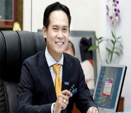 9. Đặng Hồng Anh - Chủ tịch HĐQT công ty địa ốc Sài Gòn Thương Tín (Sacomreal) Đặng Hồng Anh (1980) là con trai cả của cặp doanh nhân Đặng Văn Thành - Huỳnh Bích Ngọc. Theo Vietnamnet, khối tài sản trên sàn của Đặng Hồng Anh hiện gần 300 tỷ đồng, với 7 triệu cổ phần của ngân hàng Sài Gòn Thương Tín và gần 15 triệu cổ phiếu đang nắm giữ tại Sacomreal.