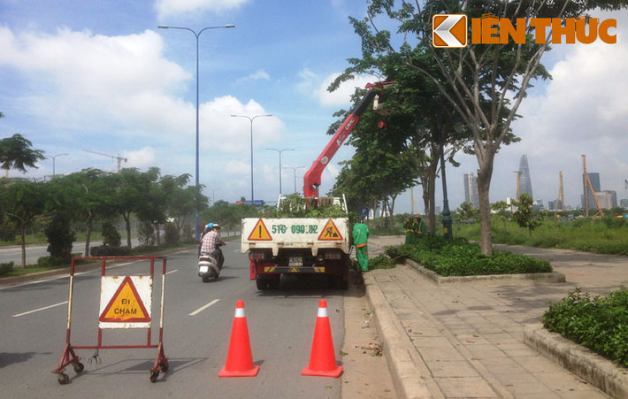 Được biết UBND TP HCM hàng năm chi hơn 31 tỷ đồng để Sở Giao thông thực hiện công tác vận hành, bảo trì và bảo dưỡng hầm Thủ Thiêm. Vì vậy toàn tuyến Đại lộ Đông Tây và hầm vượt sông lớn nhất Đông Nam Á suốt nhiều năm qua luôn xanh, sạch, đẹp và luôn đảm bảo an toàn giao thông.