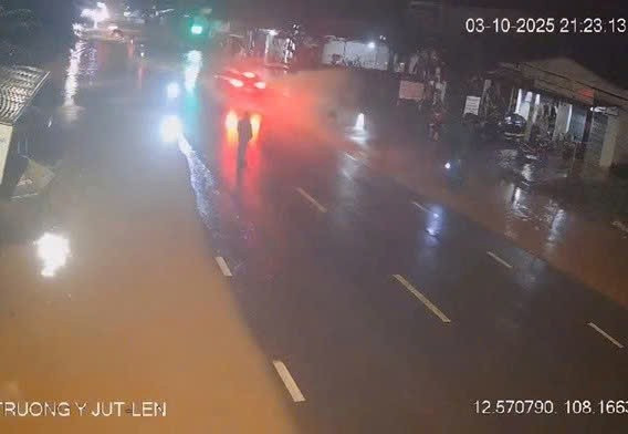 Xe con chạy với tốc độ cao, tông tử vong Chủ tịch UBND xã Dray Bhăng gen-n-123.jpg