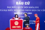 Lãnh đạo MTTQ Việt Nam bỏ phiếu bầu cử tại cơ sở địa phương