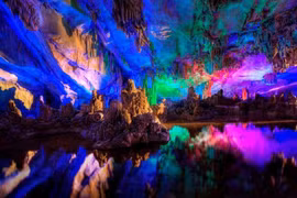Cảnh tượng choáng ngợp trong hang động đẹp nhất vùng Trung Đông 