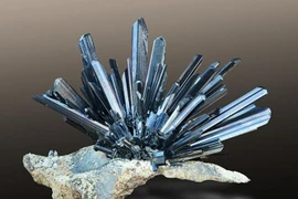 Khoáng vật tua tủa nghìn kim hé lộ bí mật làm đẹp Ai Cập