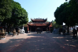 Bé gái 7 tuổi trở thành Thiên tử chấn động sử Việt 