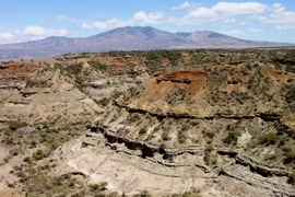 Khám phá hẻm núi 2 triệu tuổi được coi là 'cái nôi của nhân loại'