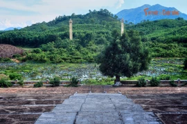 Điều độc nhất bên trong lăng Gia Long lớn nhất cố đô Huế