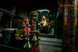 Thế giới tâm linh huyền bí của ngôi chùa cổ nhất Việt Nam 